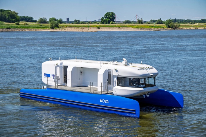 Forschungsschiff NOVA getauft
