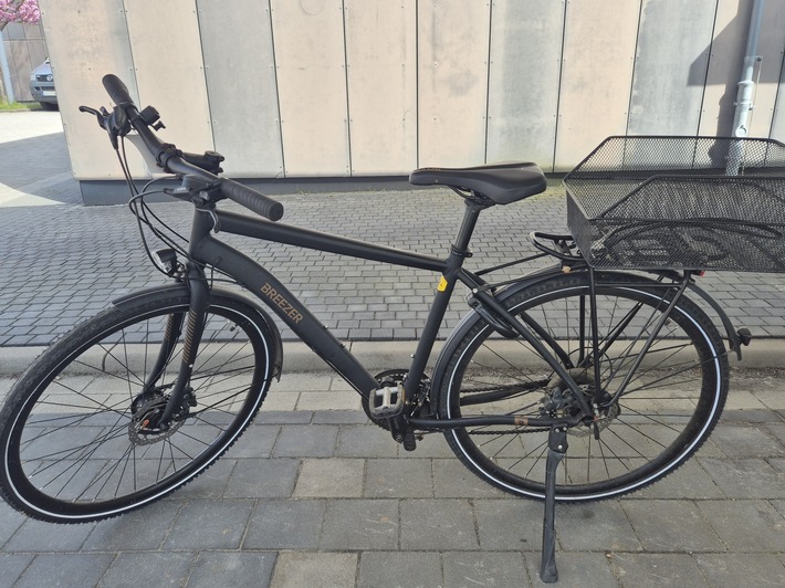 POL-WHV: Fahrrad der Marke "Breezer" aufgefunden - Polizei sucht den rechtmäßigen Eigentümer