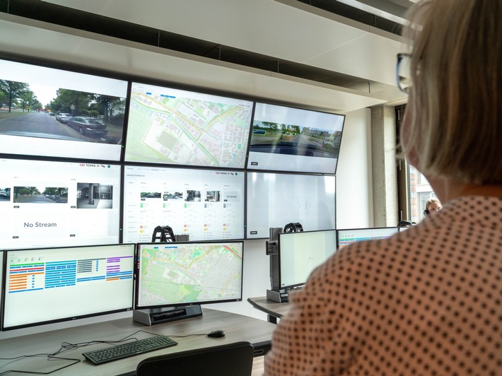 Intelligente Sicherheit für autonome Shuttles: Projekt „Safety Control Center“ feiert erfolgreichen Projektabschluss