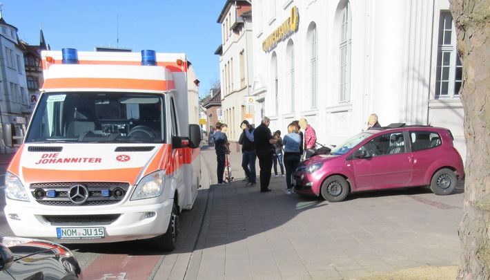 POL-HM: Verkehrsunfall zwischen Pkw und Fahrrad