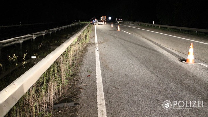 POL-PDNW: Polizeiautobahnstation Ruchheim Mitfahrer bei Verkehrsunfall leicht verletzt