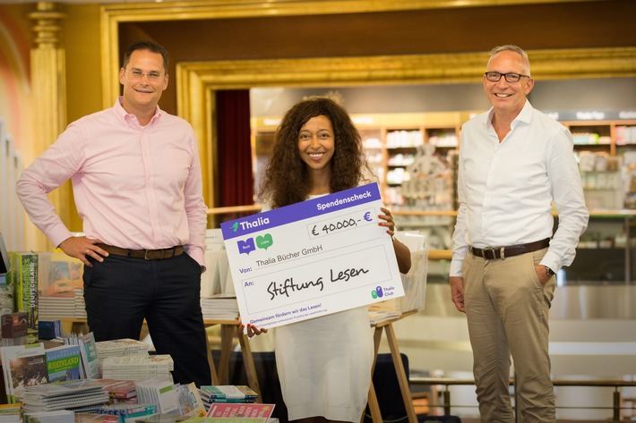 101 Jahre Thalia: Buchhändler spendet insgesamt 40.000 Euro an Stiftung Lesen