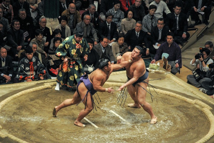 À la découverte du sens profond du sumo au Japon