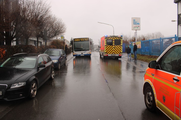 POL-RBK: Wermelskirchen - Schüler von Pkw erfasst und schwer verletzt