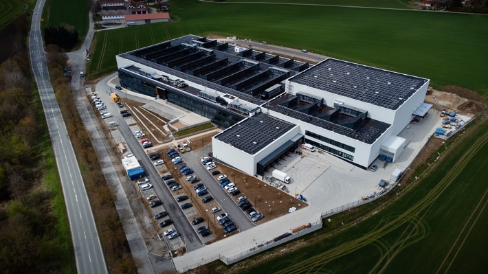 Pressemitteilung: Schaltbau eröffnet NExT Factory in Velden
