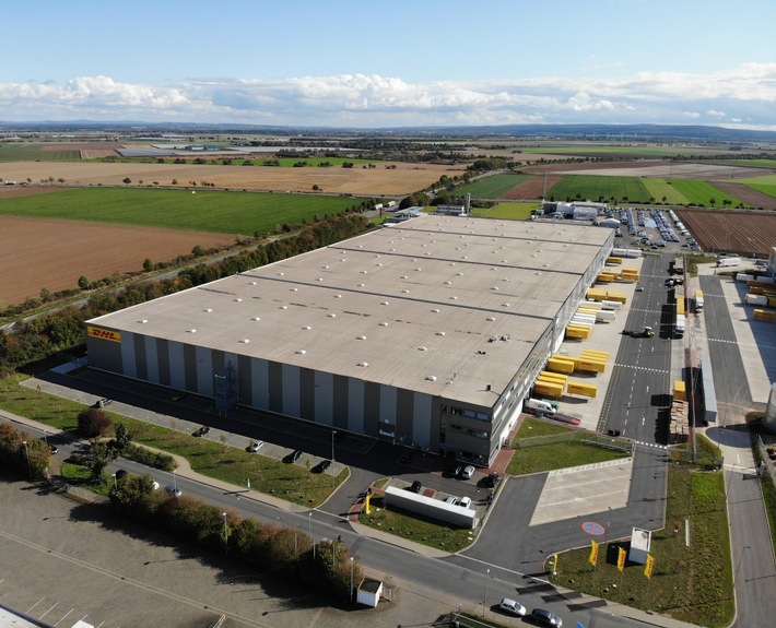 PM: Logistik für e-Commerce – DHL Fulfillment Netzwerk schafft Platz für weitere Kunden mit neuem Lager in Euskirchen / PR: Logistics for e-commerce – DHL Fulfillment Network creates capacity for more customers with new warehouse in Euskirchen