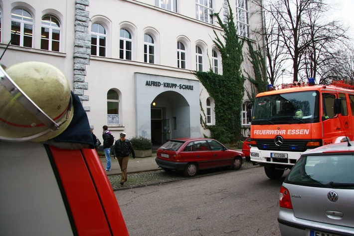 FW-E: Zwischenfall im Chemiesaal der Alfred-Krupp-Schule