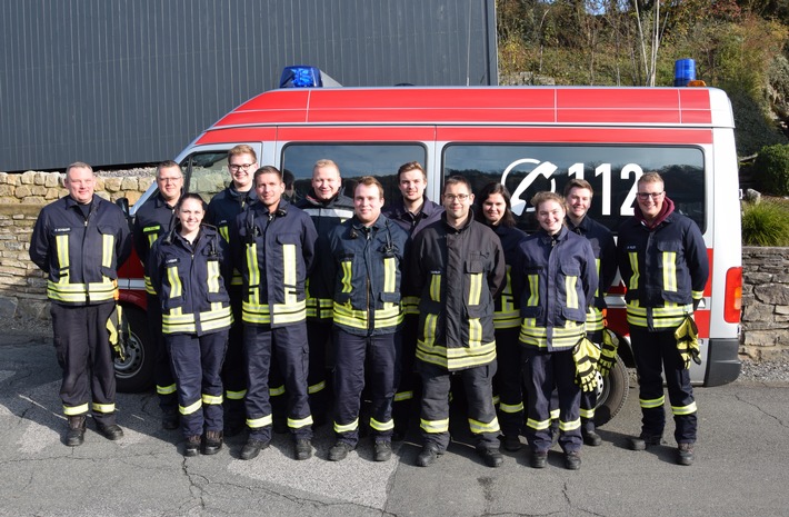 FW-OE: Erfolgreicher Sprechfunkerlehrgang - 12 neue Sprechfunker bei der Feuerwehr Lennestadt