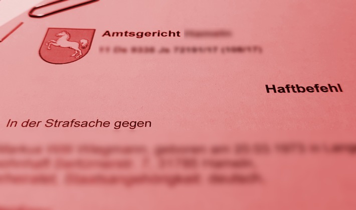 POL-HM: Erneut verletzte Polizeibeamte und versuchte Gefangenenbefreiung bei der Festnahme einer "Reichsbürgerin"