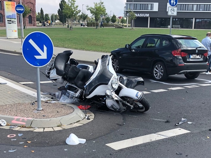 POL-AC: Unfall auf der Konrad-Adenauer-Allee - Motorradfahrer schwer verletzt