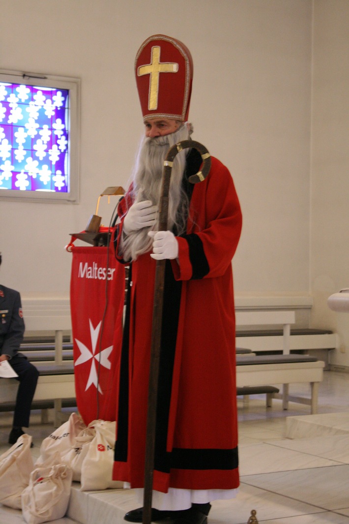 Nikolausaktion 2020:Glücksbringer und Hoffnungslichter/Da unter Corona vieles nicht möglich ist, werden die Malteser zum 6.12. kreativ mit Konzerten und virtuellen Gottesdiensten für einsame Menschen