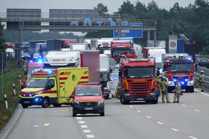 FW Dresden: Informationen zum Einsatzgeschehen der Feuerwehr Dresden vom 5. Oktober 2021