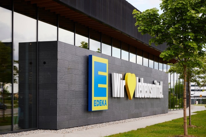 Aktuelle Analyse belegt: EDEKA-Verbund leistet Beitrag zur Verbraucherwohlfahrt. / Weiterer Text über ots und www.presseportal.de/nr/51907 / Die Verwendung dieses Bildes für redaktionelle Zwecke ist unter Beachtung aller mitgeteilten Nutzungsbedingungen zulässig und dann auch honorarfrei. Veröffentlichung ausschließlich mit Bildrechte-Hinweis.