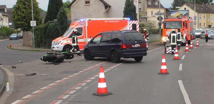 POL-RBK: Bergisch Gladbach - Motorradfahrerin schwer verletzt