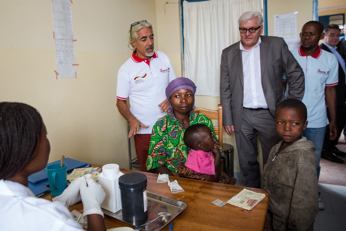 Außenminister Steinmeier besucht Gesundheitsstation der Johanniter in der Demokratischen Republik Kongo / Johanniter sichern Versorgung für mehr als 9000 Menschen in Kibati