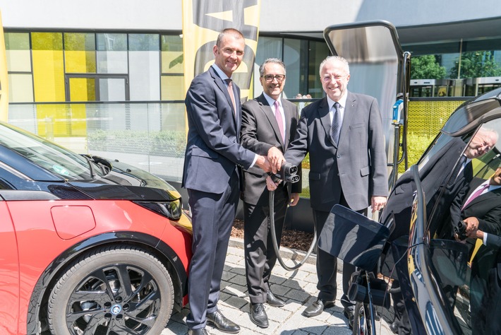ADAC SE und BMW Group wollen Elektromobilität gemeinsam voranbringen / ADAC Mobilitätsoffensive mit attraktivem Angebot für Mitglieder / Leasing soll mehr Erfahrungen mit Elektroautos ermöglichen
