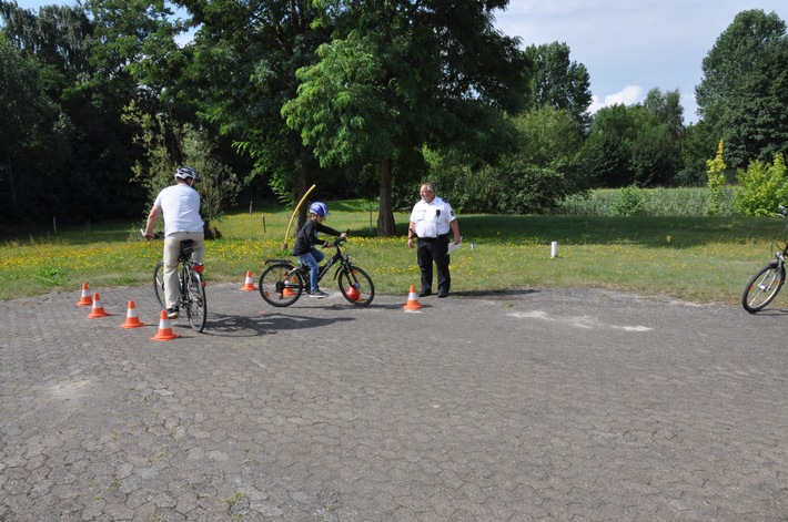 POL-CE: Verkehrssicherheit kann auch Spaß machen - Gelungene Ferienpassaktion für Kinder und Eltern