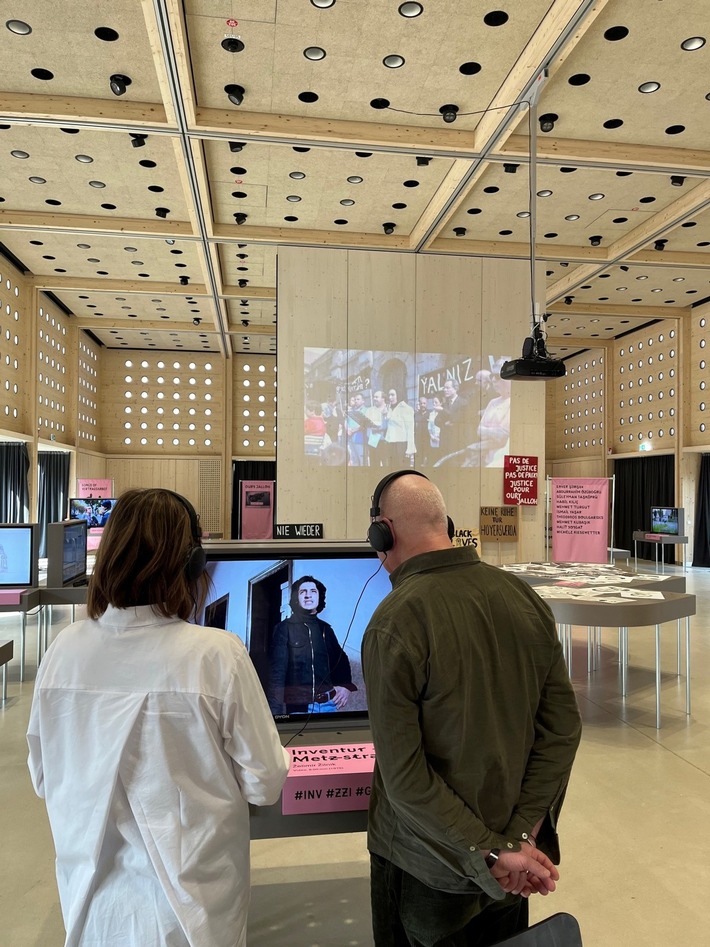 Kontinuitäten rechter Gewalt: Ausstellung „Offener Prozess“ an Kunsthochschule Kassel