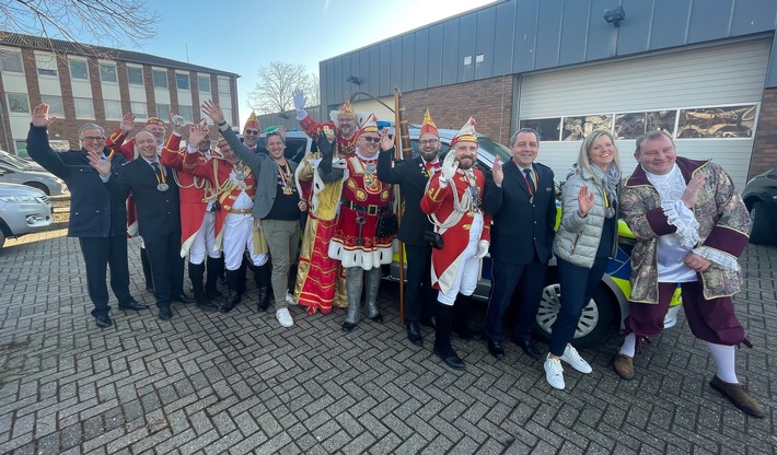 POL-EU: Besuch des Euskirchener Dreigestirns - Karneval feiern, aber sicher
