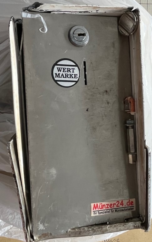 POL-BI: Eigentümer einer Münzeinwurf Kassette gesucht