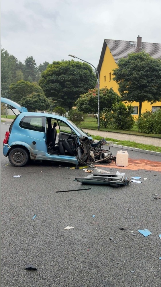 LPI-J: Frontalcrash mit Schwerverletzter in Bad Klosterlausnitz