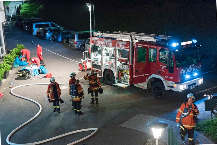 KFV-CW: Brennender Trockner löst in Freizeitheim einen Großeinsatz aus