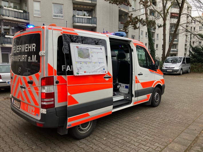 FW-F: Wohnungsbrand in Sachsenhausen - ein Mensch schwer verletzt