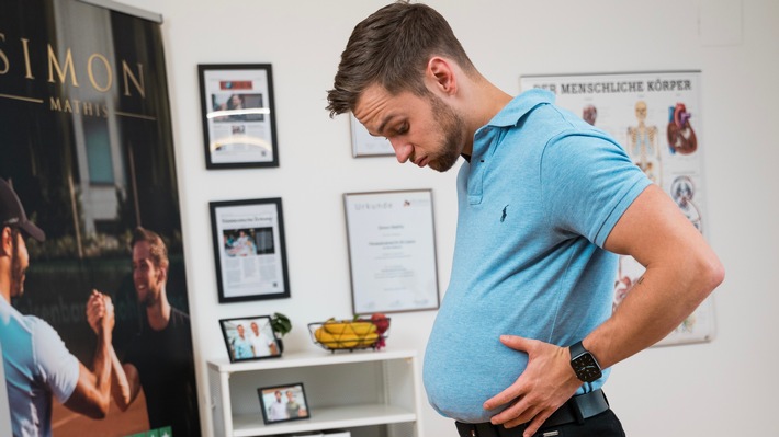 Bauchfett loswerden mit Sit-ups? Das kann nicht funktionieren! - Abnehmcoach Simon Mathis erklärt, warum