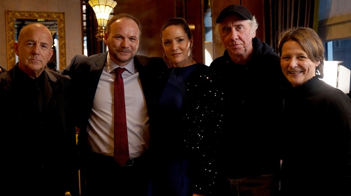 Drehstart für ARD/ORF/SRF Dokudrama „Benko - Size does matter" (AT) mit u.a. Thomas Stipsits, Heino Ferch, Lisa Wagner