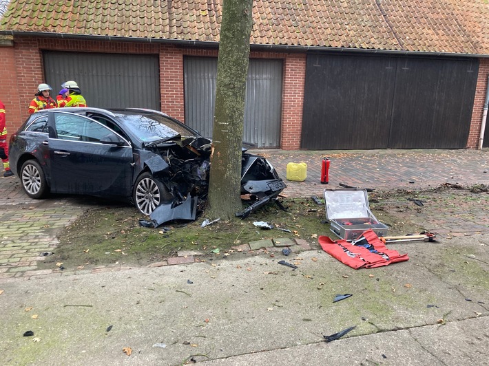 FW Minden: FW Minden: Schwerer Verkehrsunfall in Minderheide