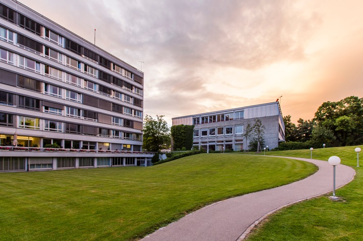 Die Lindenhofgruppe beschliesst Lohnmassnahmen 2025 in Höhe von insgesamt 1% und dankt ihren Mitarbeitenden