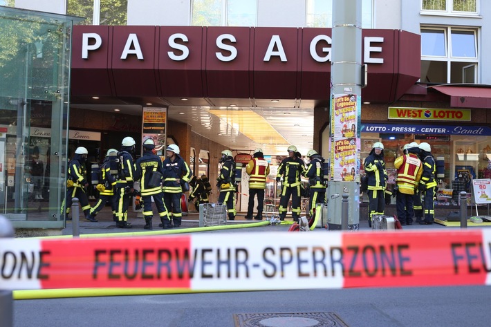 FW-BO: Kellerbrand in einem Ladenlokal der City-Passage in der Innenstadt