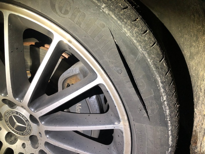 POL-PDWO: Worms - Reifen aufgeschlitzt