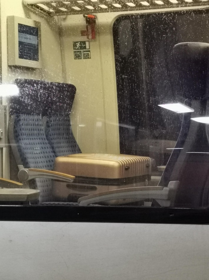 BPOLI MD: Herrenloser Koffer mit heraushängendem Draht in S-Bahn - Einsatz von Spezialkräften auf Hauptbahnhof erforderlich