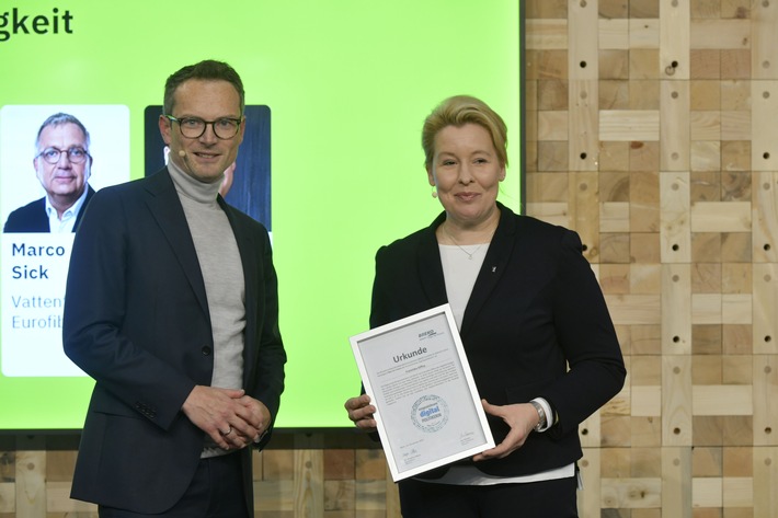 Franziska Giffey auf dem Klimafestival als "Digitalpolitikerin" ausgezeichnet
