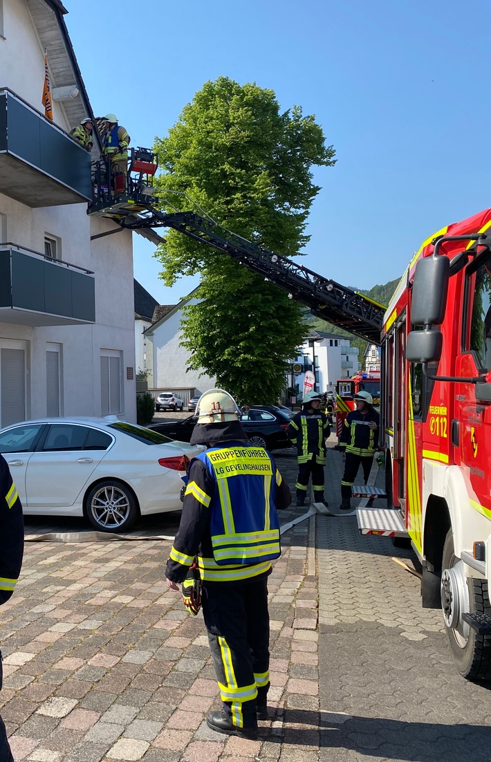 FF Olsberg: Angeblicher Wohnungsbrand in Olsberg, Mann mit Rauchvergiftung im Krankenhaus