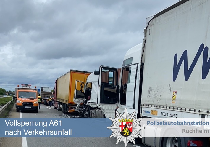 POL-PDNW: Polizeiautobahnstation Ruchheim - Vollsperrung A61 nach Verkehrsunfall