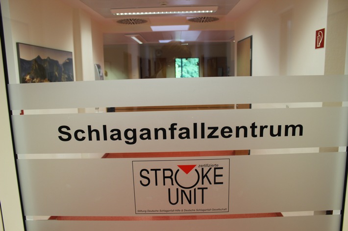 Die akute Versorgung von Schlaganfall-Patienten gewährleisten bisher 320 zertifizierte Stroke Units in Deutschland. Weiterer Text über ots und www.presseportal.de/nr/23980 / Die Verwendung dieses Bildes ist für redaktionelle Zwecke honorarfrei. Veröffentlichung bitte unter Quellenangabe: "obs/Stiftung Deutsche Schlaganfall-Hilfe/Mario Leisle"