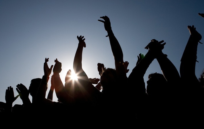 "Projekt Zuversicht" geht mit Ideathons und Kreativ-Wettbewerb in die nächste Runde. / Weiterer Text über ots und www.presseportal.de/nr/168022 / Die Verwendung dieses Bildes für redaktionelle Zwecke ist unter Beachtung aller mitgeteilten Nutzungsbedingungen zulässig und dann auch honorarfrei. Veröffentlichung ausschließlich mit Bildrechte-Hinweis.