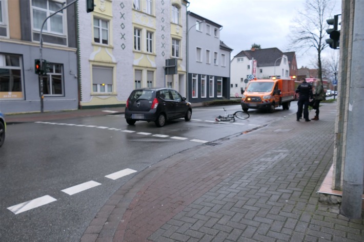 POL-COE: Coesfeld, Bahnhofstraße/Radfahrerin bei Unfall verletzt