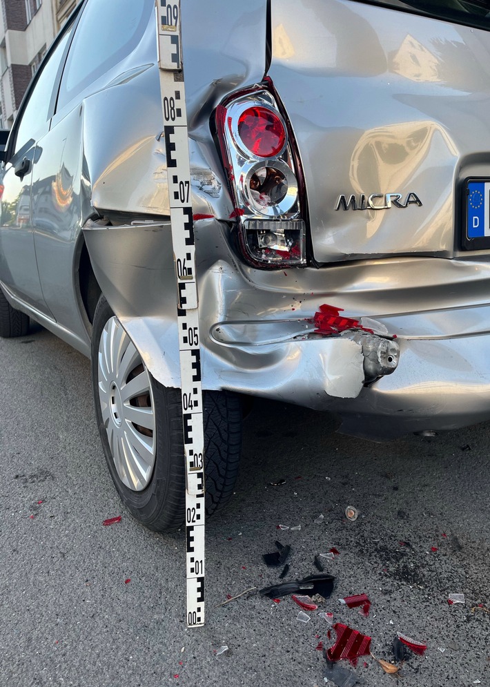 POL-BI: Unfall nach Sekundenschlaf