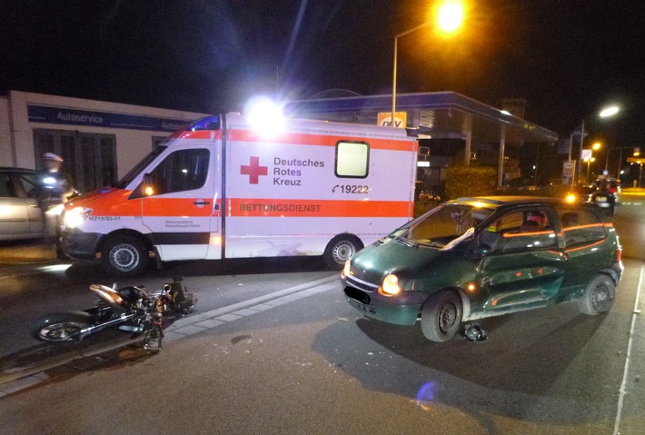 POL-PPMZ: Verkehrsunfall mit einem schwerverletzten Kradfahrer