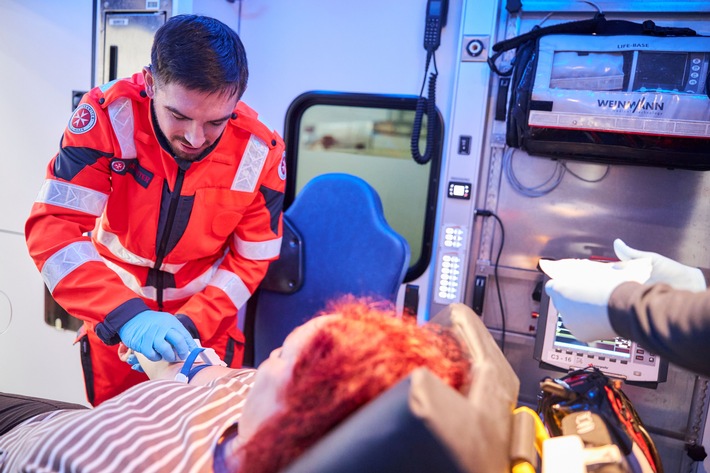 Tag der 112: Den Rettungsdienst stärken! / Anlässlich des Tages der 112 fordern die Johanniter eine zügige Umsetzung der Reform der Notfallversorgung