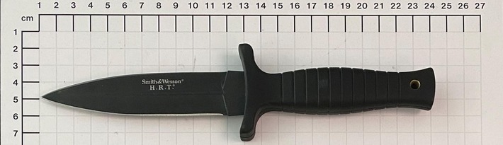 BPOL NRW: 17-Jähriger mit Messer flüchtet vor Bundespolizisten - Er kam nicht weit