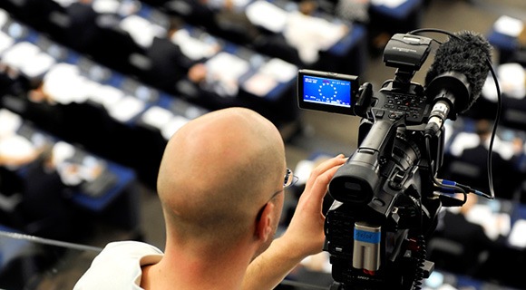 L&#039;EUROVISION crée le premier débat télévisé en direct entre les candidats à la présidence de la Commission européenne (IMAGE)