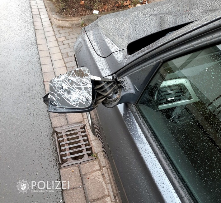 POL-PPWP: BMW in Parkbucht gerammt