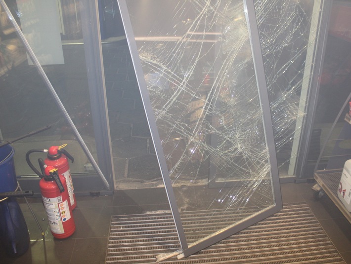 POL-AC: Einbruch in Tankstelle - Polizei ermittelt wegen besonders schweren Diebstahls