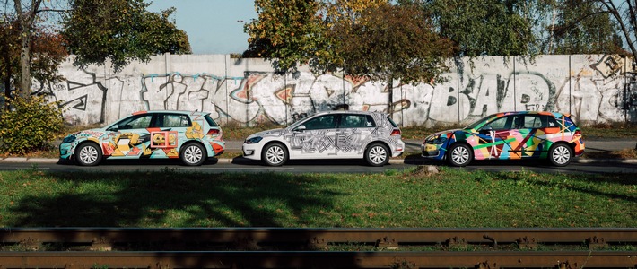 WeShare launcht zum Mauerfall-Jubiläum 100% &quot;Art Cars&quot; in Berlin