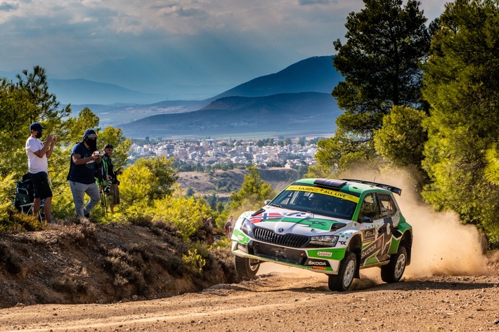 Rallye Spanien: ŠKODA Fahrer Andreas Mikkelsen gewinnt vorzeitig Fahrertitel der Kategorie WRC2*