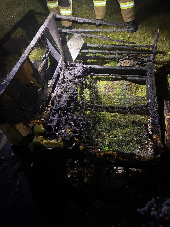 FW-OLL: Brand in einem Bungalow - starke Rauchentwicklung